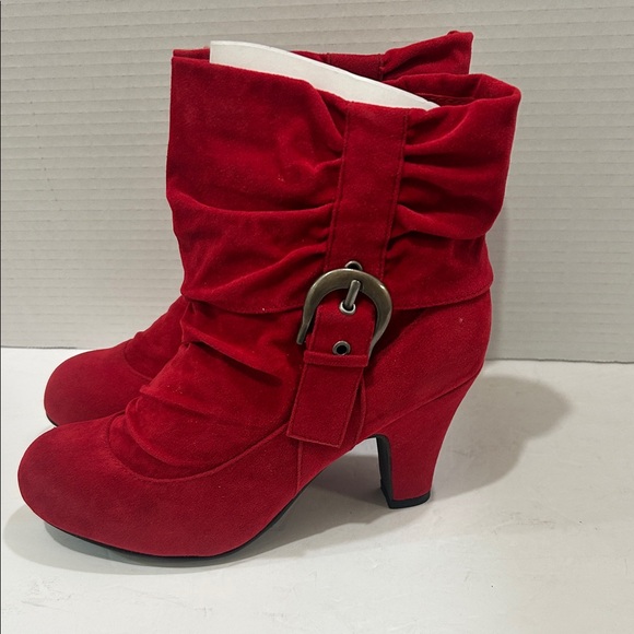 NWT. Qupid Red Heeled Suede Boots with Buckle Detail - Picture 5 of 10
